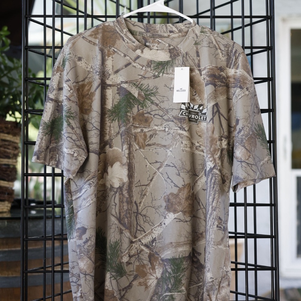 Hollister x Chevrolet Camo T-Shirt Men’s Size Small NWT Outdoor Graphic Tee